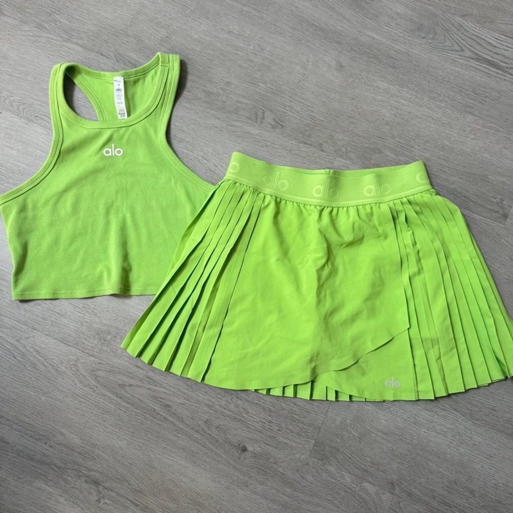 ALO Yoga Lime Green Skirt Set